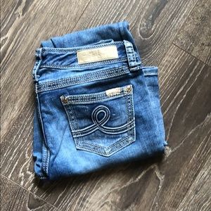 Seven7 jeans size 8 slim straight like new